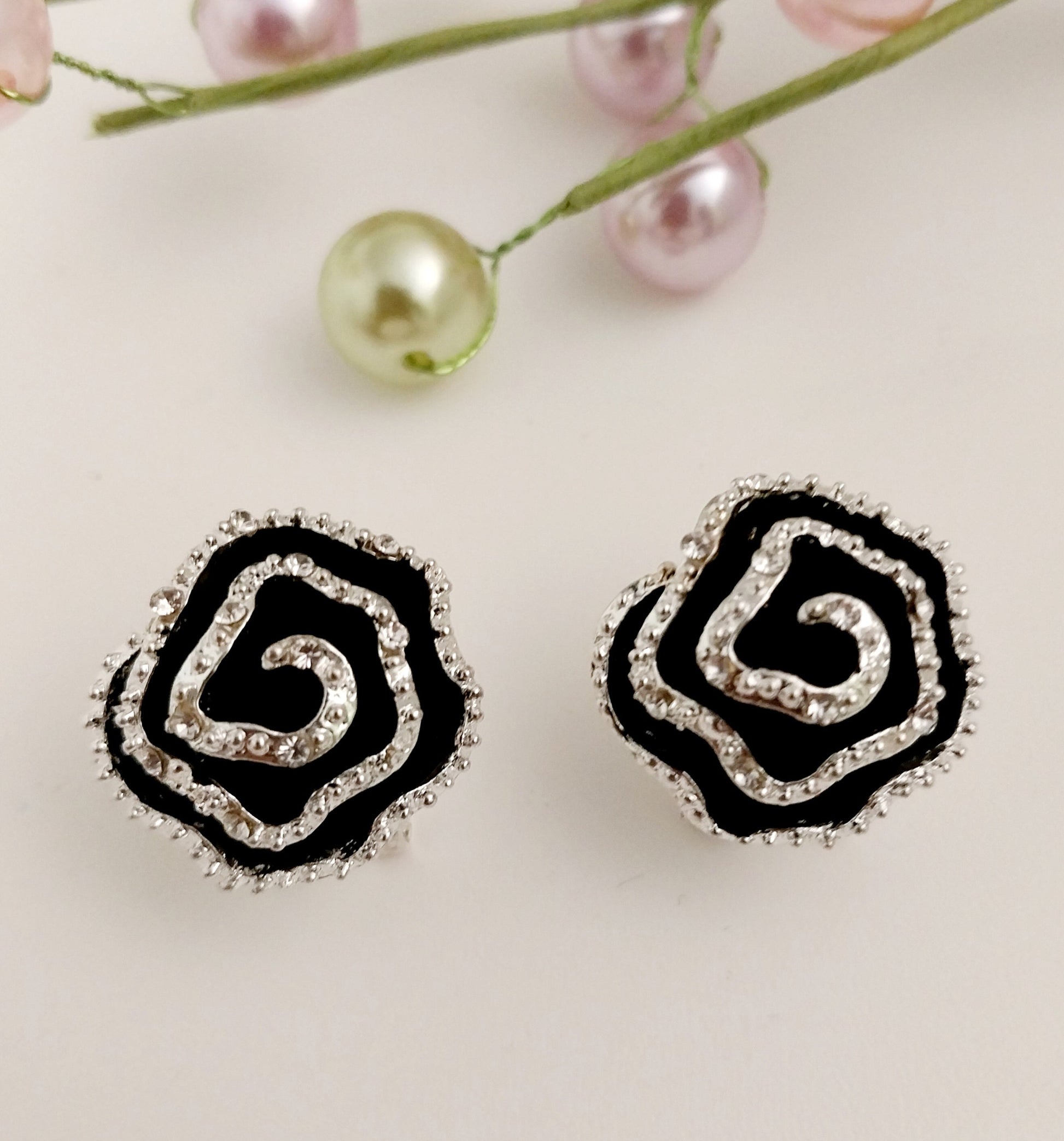 Rose Earrings Camellia Earrings New Fashion Classical Rose Black White Earrings Sterling Silver Stud Earrings High Quality Earrings