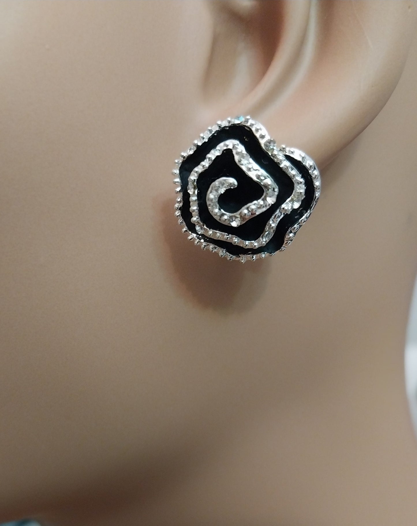 Rose Earrings Camellia Earrings New Fashion Classical Rose Black White Earrings Sterling Silver Stud Earrings High Quality Earrings