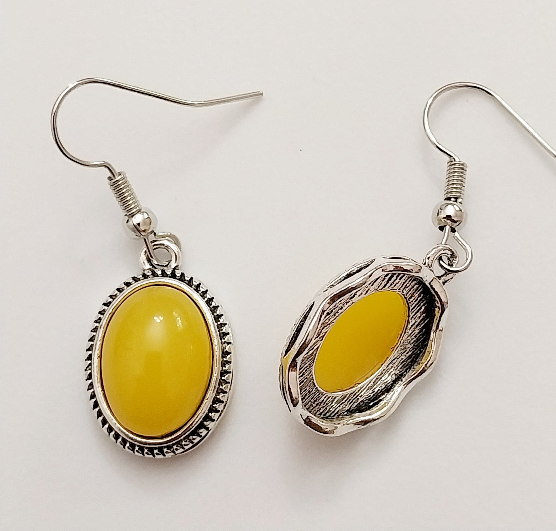 Yellow Ovel Earrings Vintage Ethnic Dangle Earring Cute Pretty Yellow Stainless Steel Earring Retro Style New Design Modern Earring