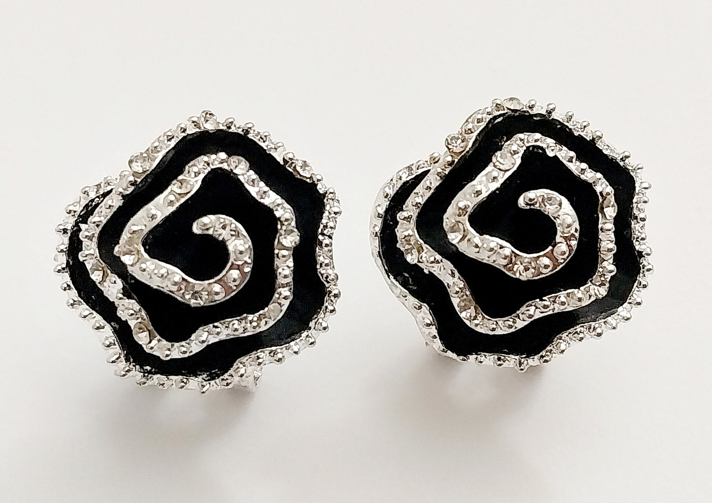 Rose Earrings Camellia Earrings New Fashion Classical Rose Black White Earrings Sterling Silver Stud Earrings High Quality Earrings