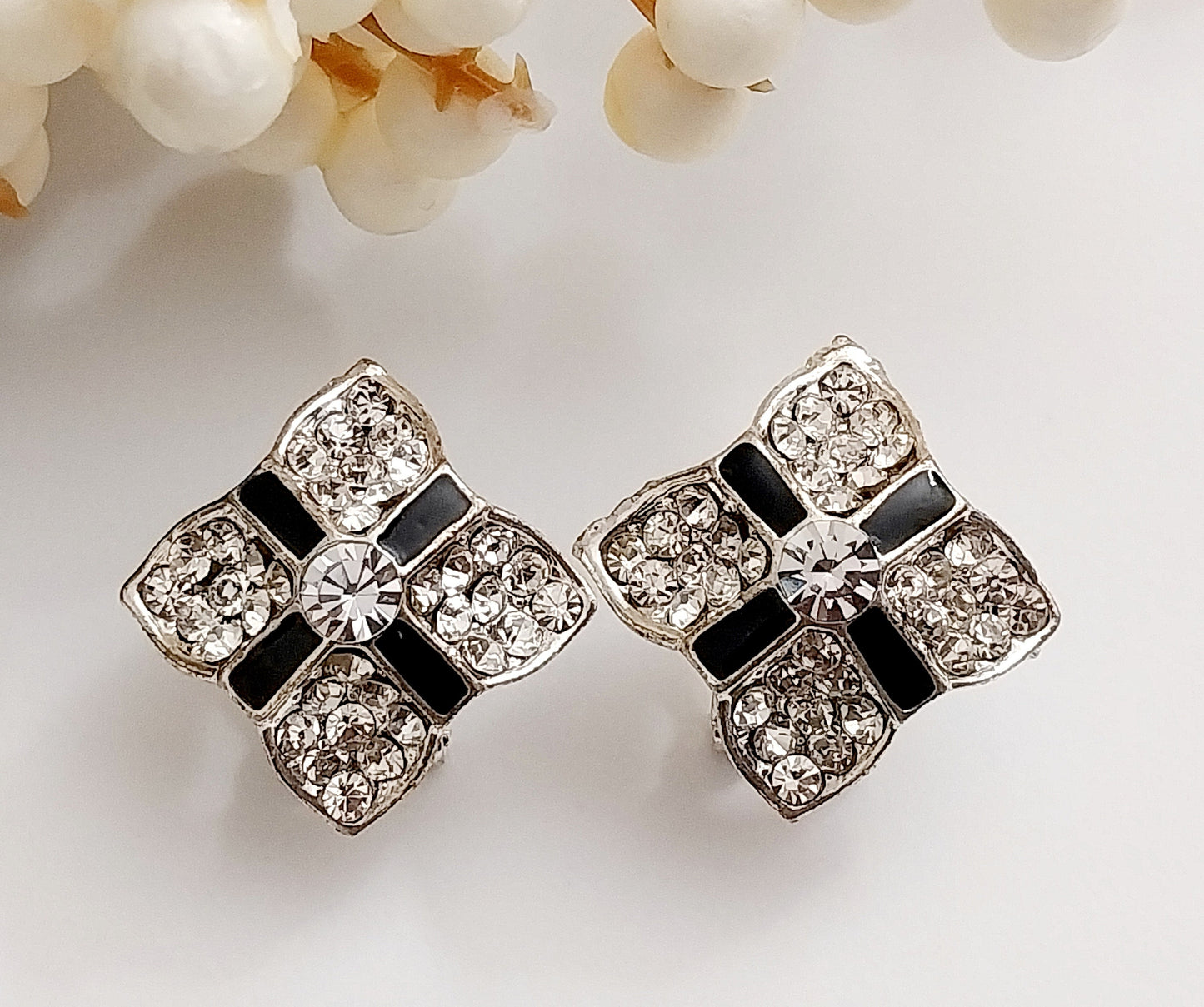 Flower Crystal Earrings Diamond Shape Crystal Black White Earrings Sparkling Gift Box Sterling Silver Earring High Quality Unique Design