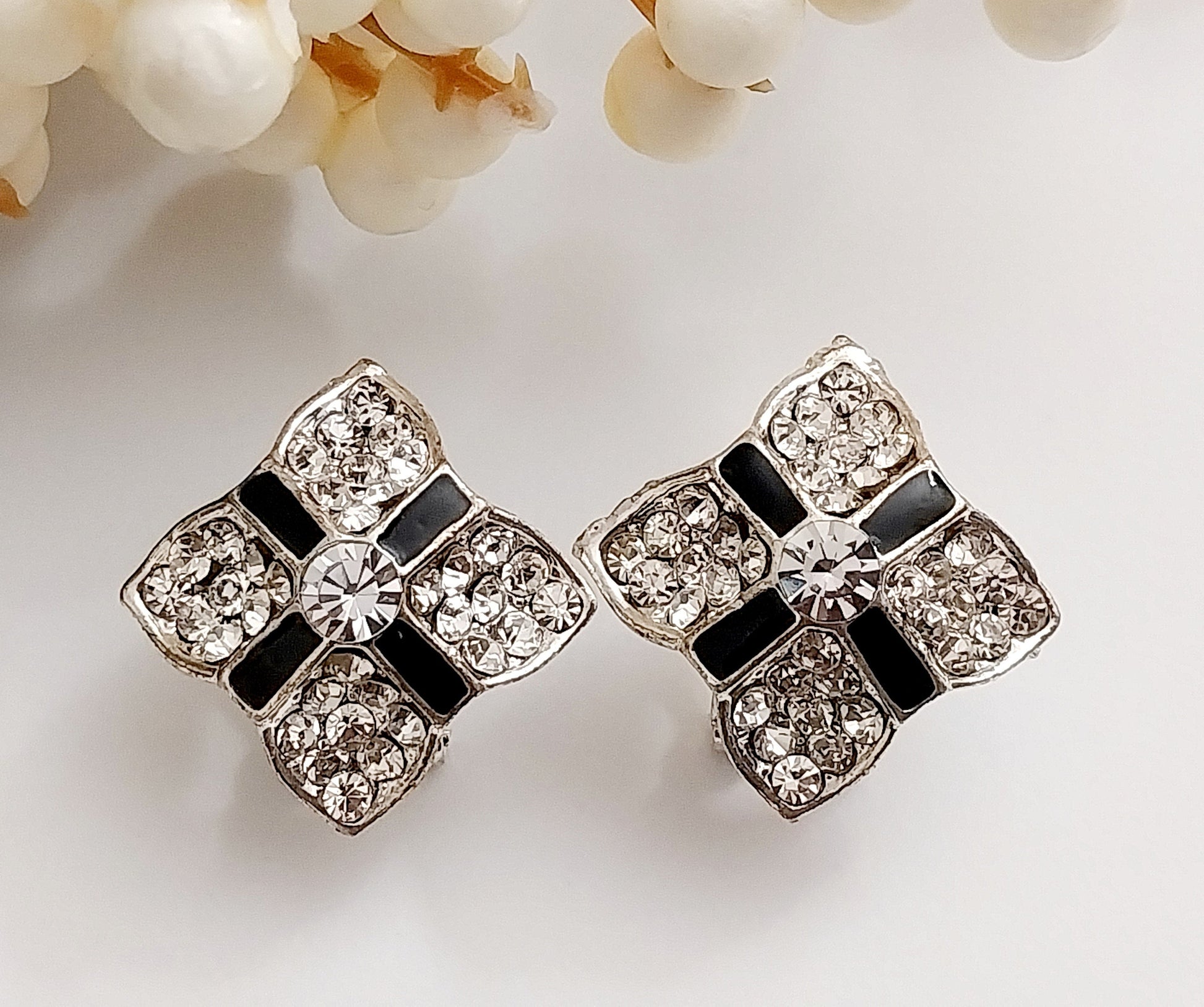 Flower Crystal Earrings Diamond Shape Crystal Black White Earrings Sparkling Gift Box Sterling Silver Earring High Quality Unique Design