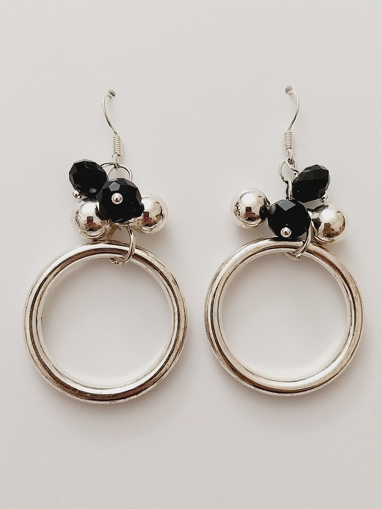 Hoop Chandeliers with Black Drop Earrings Shine Black Silver Modern Style Dangle Earring New Unique Design Classical Hoop Earring