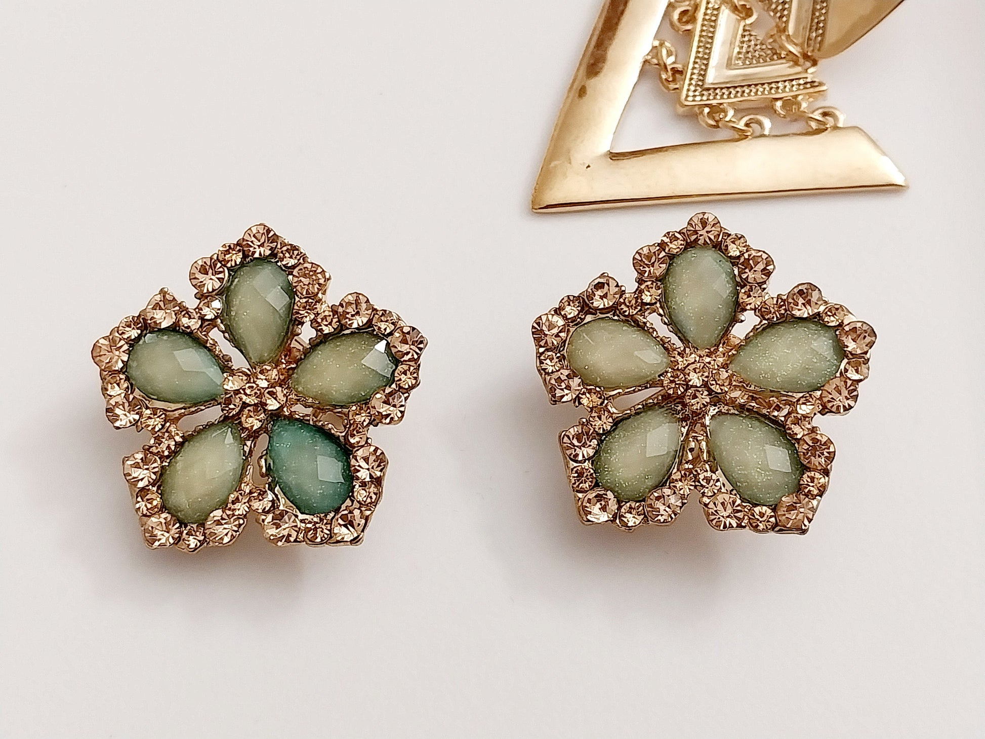 Green Flower Earrings Green Collection Earring Sparkling Stud Earrings High Quality Unique Design Free Shipping