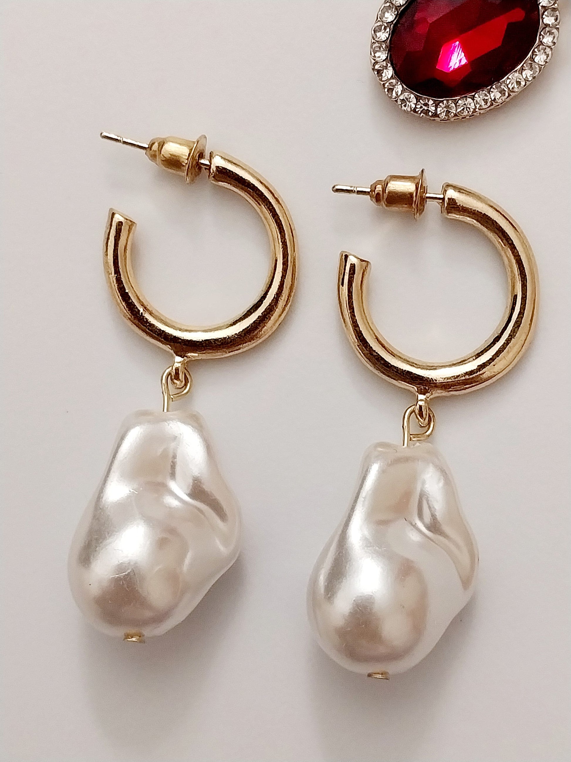 Large Imitation Baroque Pearl Drop Earrings Gold Hoop Stud Fashion Earring New Design Modern Unique Earring Vintage European Style Earring