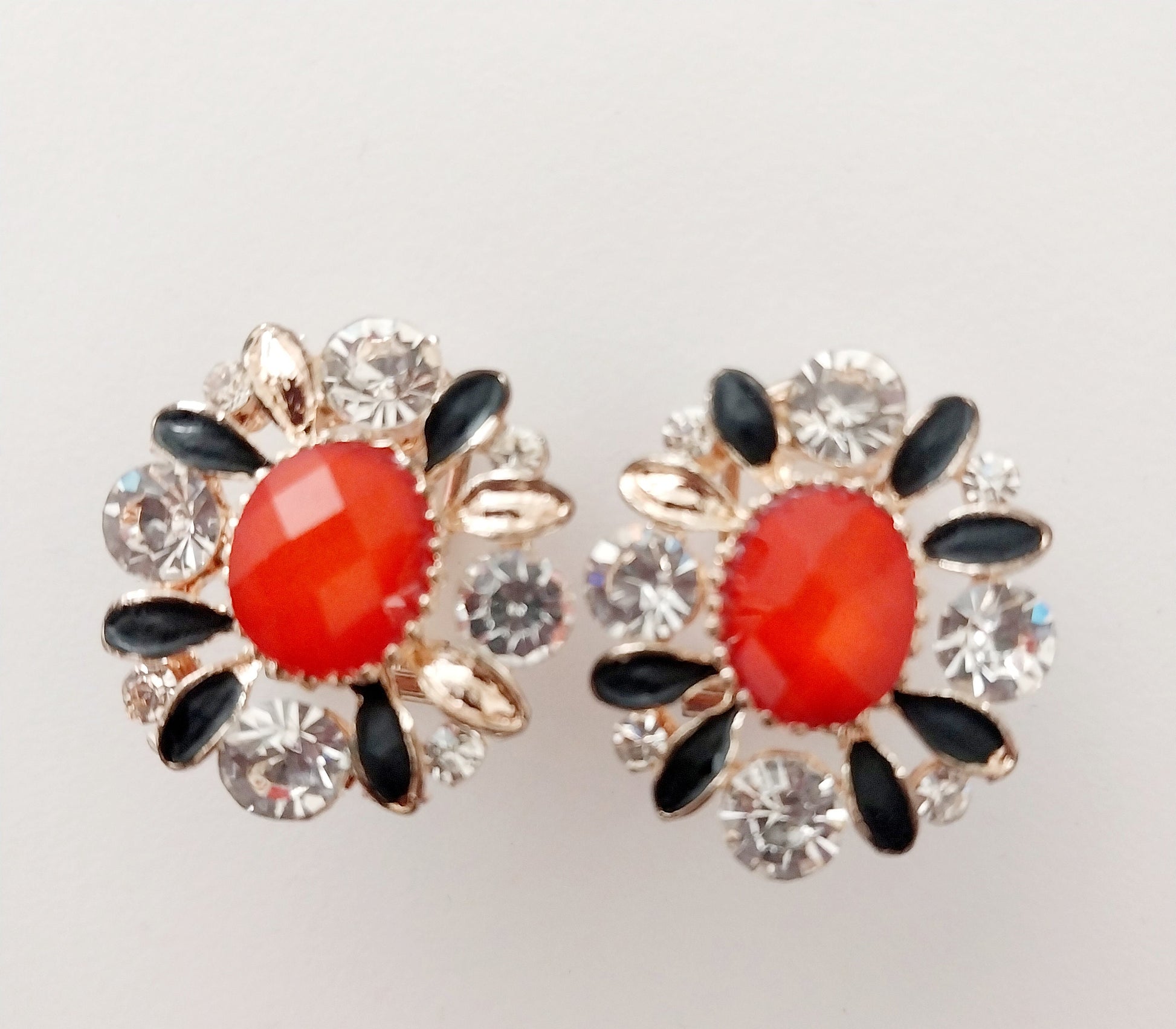 Moon Art Earring Flower Crystal Clip Earrings Stainless Steel Red Black Stud Earring New Fashion Unique Design Earring