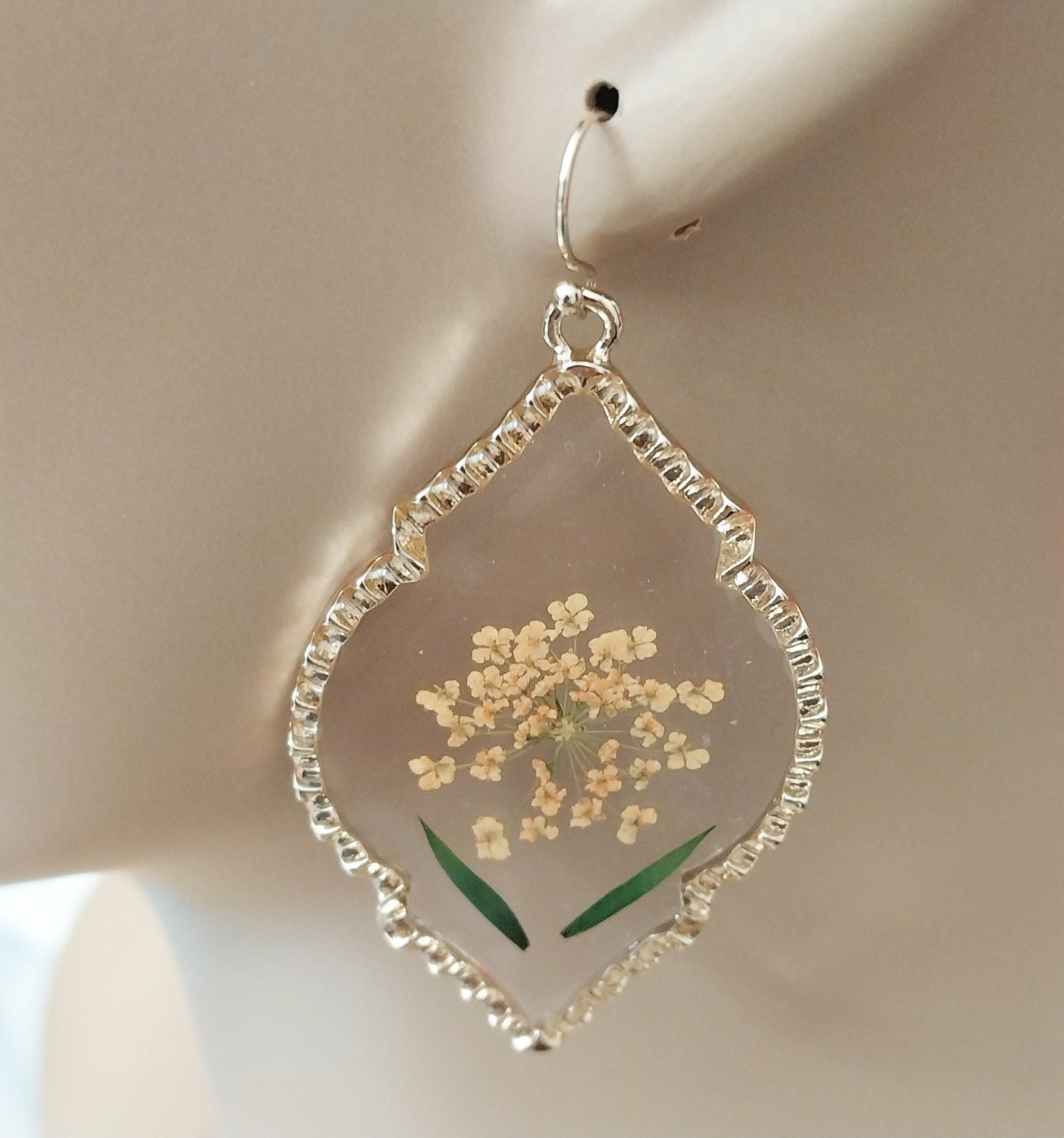 Pressed Dried Flower Earring Vintage Frame Leaf Pressed Earring Classical Acrylic Diamond Shaped Flower Earring  Fashion Geometric Earring