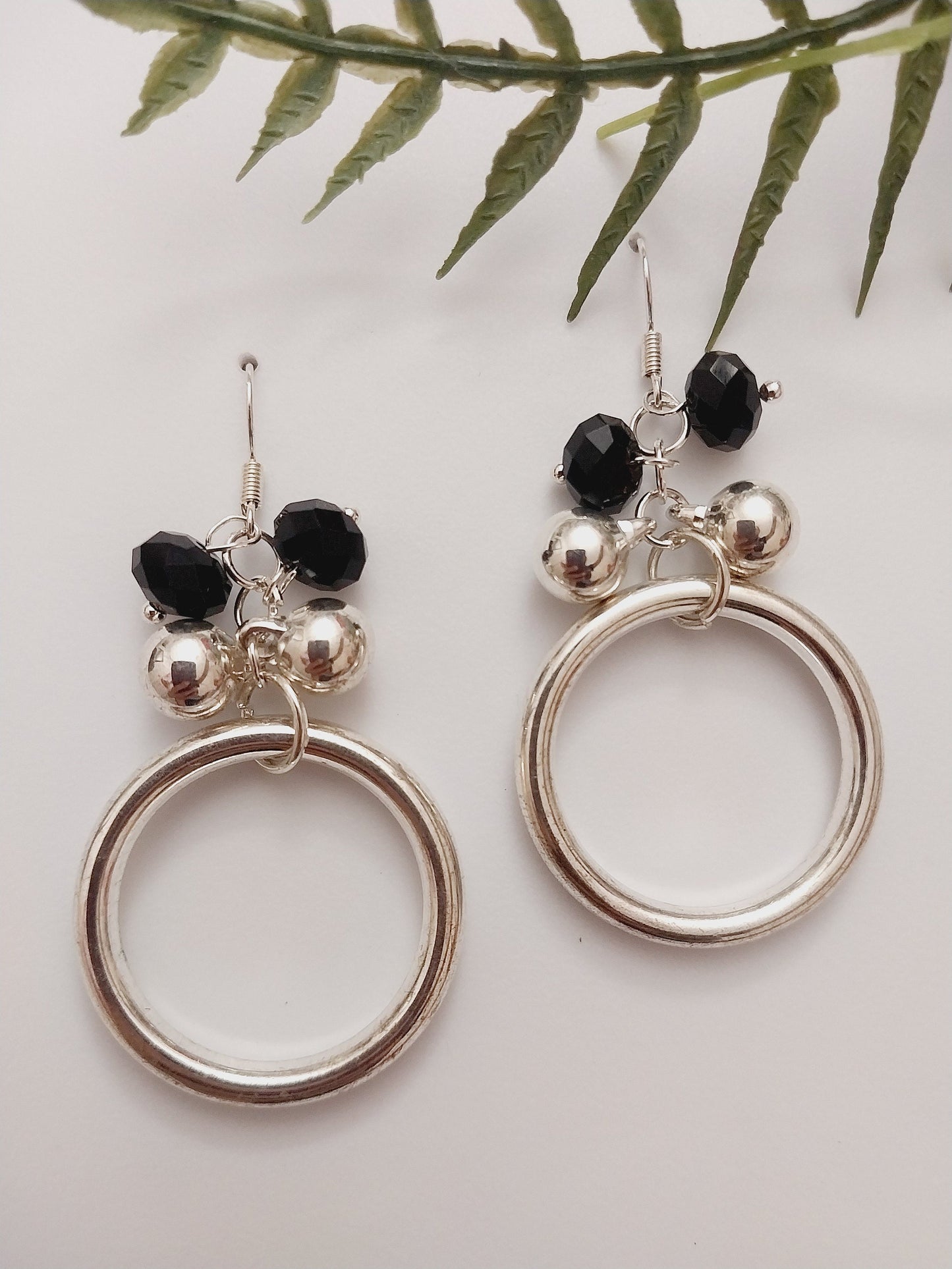 Hoop Chandeliers with Black Drop Earrings Shine Black Silver Modern Style Dangle Earring New Unique Design Classical Hoop Earring