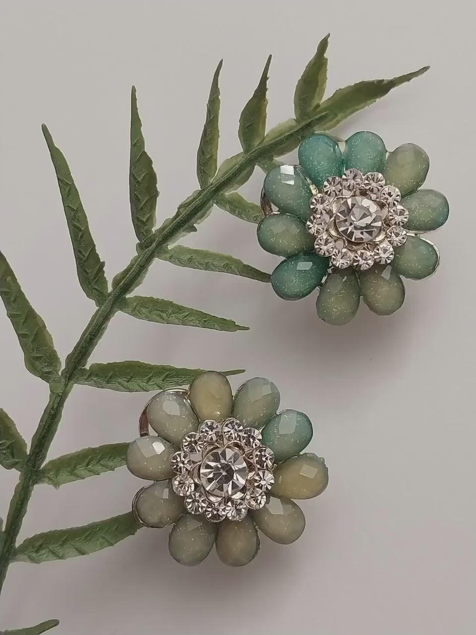 Flower Earrings Daisy Earrings Green Stud Earrings CZ Sparkling Stainless Steel Earrings New Style Jewelry  High Quality