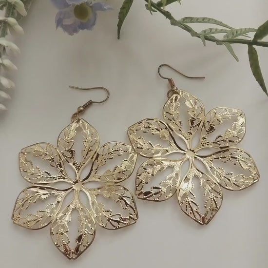 Golden Flower Earring Lightweight Carving Earring Larger Flower Earring New Style Dangle Earring Classical Gold Flower Earring